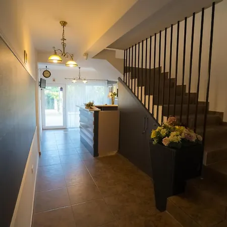 27 Guest house