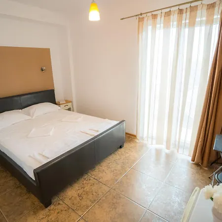 27 Guest house *